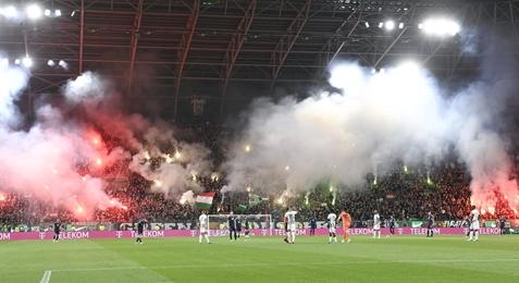 Megbüntette az UEFA a Fradit a Slovan elleni meccseken történtek miatt