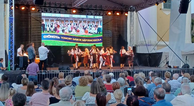 Moldvai csángó táncokkal elkezdődött a Gyöngyike Folklórfesztivál Gyöngyösön