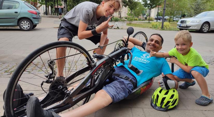 Szuperkönnyű carbonbike-kal vághat neki a berlini maratonnak Kis Gábor
