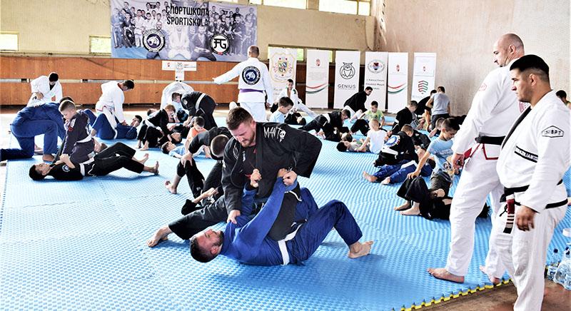 Először rendeztek a harcművészeti tábort Tiszapéterfalván - Hódít a Brazil Jiu-Jitsu