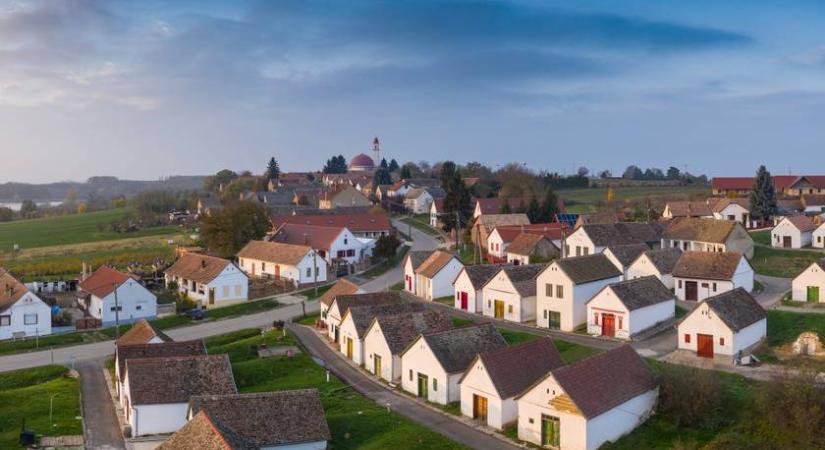 Egyetlen utcából állnak ezek a kedves magyar falucskák: nyugalom és festői természet vár