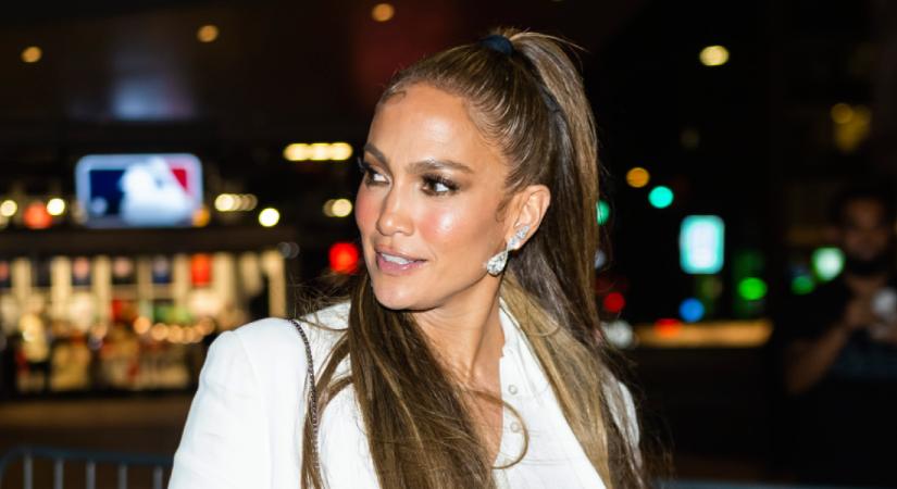 Jennifer Lopez felvette a nagybetűs nyári ruhát: teljesen odáig vagyunk érte