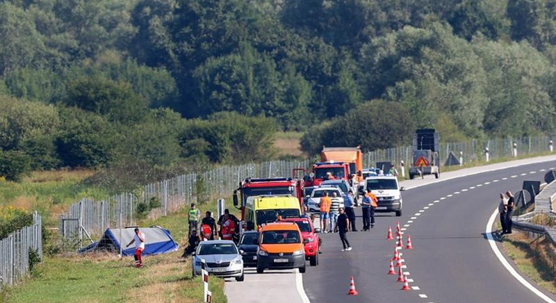 Felborult egy lengyel zarándokokat szállító busz Horvátországban, tizenketten meghaltak