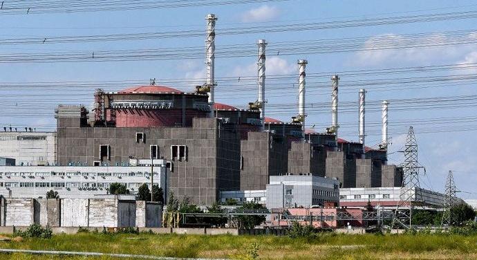 Találat érte a zaporozzsjai atomerőművet. Ukrajna és Oroszország egymást vádolja