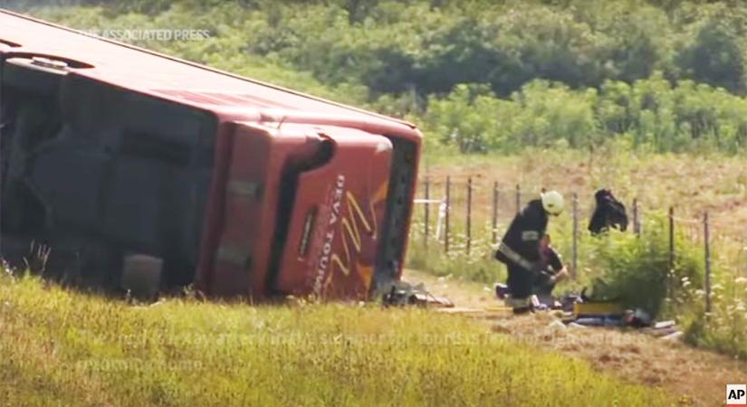 12 ember meghalt egy horvátországi buszbalesetben
