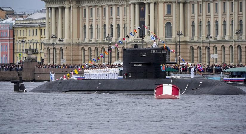 Mégsem vonják ki a forgalomból a Dmitrij Donszkoj atom-tengeralattjárót