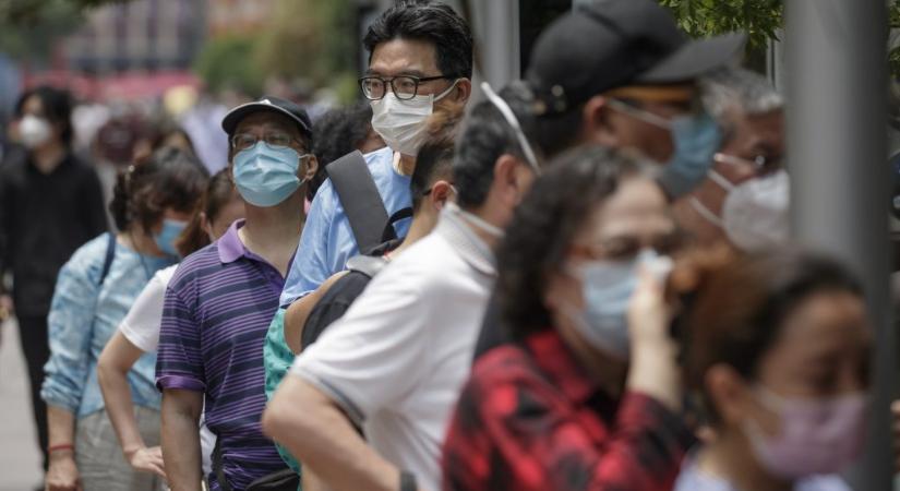 Sok tízezer turista rekedt egy kínai szigeten a koronavírus miatt