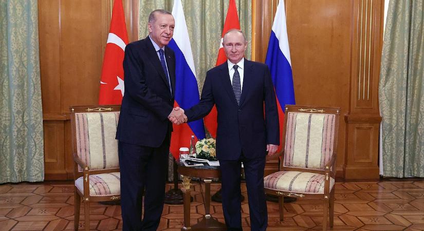 Erdogan elrepült Putyinhoz Szocsiba, hogy elmélyítsék a gazdasági kapcsolatokat