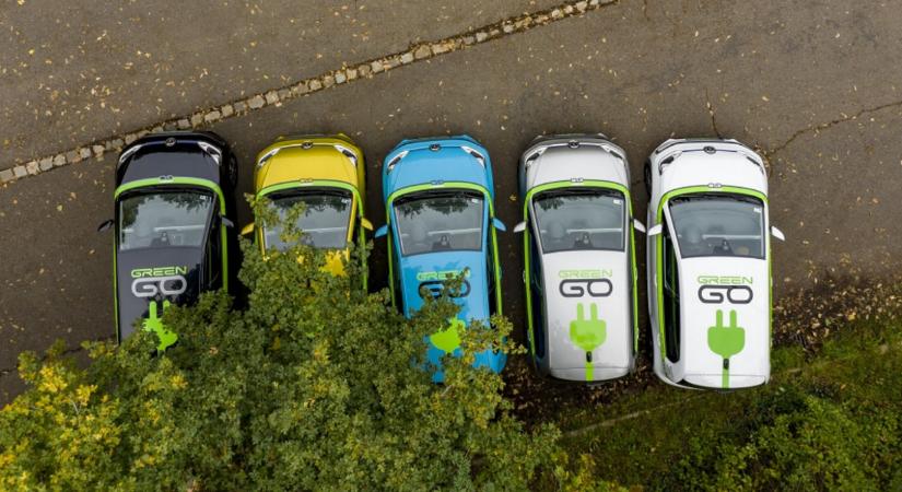 Ennyi kilométer alatt nem éri meg a saját kocsi: új lendületet vehet a közösségi autózás hamarosan