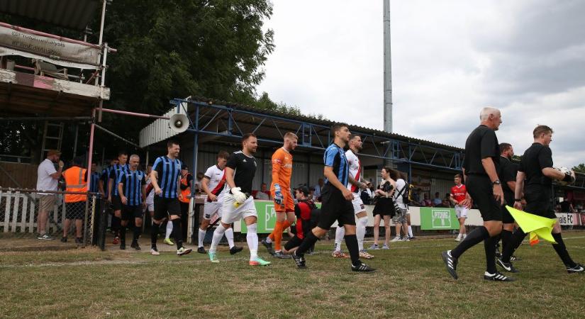 A labdarúgás ünnepén szembesültek az angol stílus keménységével a magyar focisták