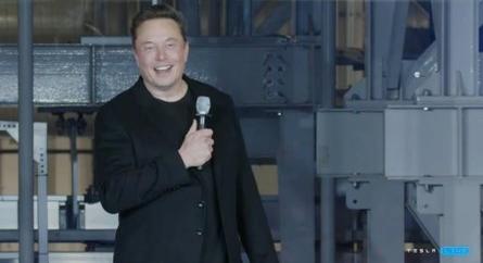 Elon Musk nem hagyhatta szó nélkül, hogy egyik fő riválisuk módosította éves gyártási célszámát