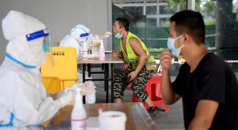 Ezrek rekedtek egy népszerű kínai üdülőhelyen a koronavírus miatt