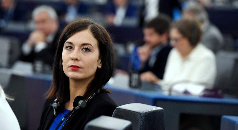 Cseh Katalin: “Teljesen fölösleges politikai hazardírozas népszavazást kezdeményezni Magyarország EU-tagságáról”