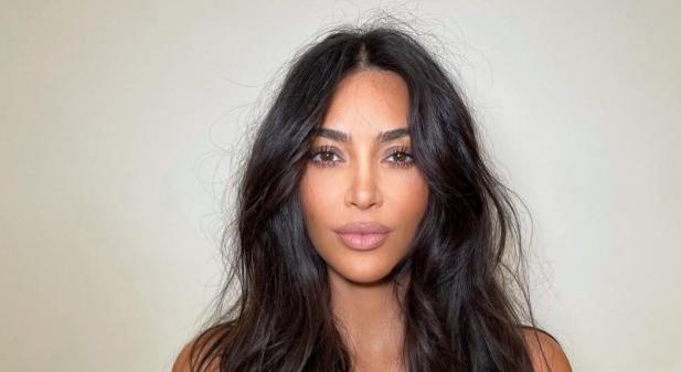 Kim Kardashian ezúttal a csontsűrűségével dicsekedett