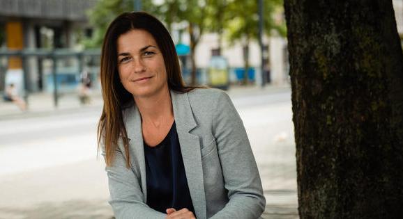 Varga Judit boldog: kemény bírságot kapott a Ryanair
