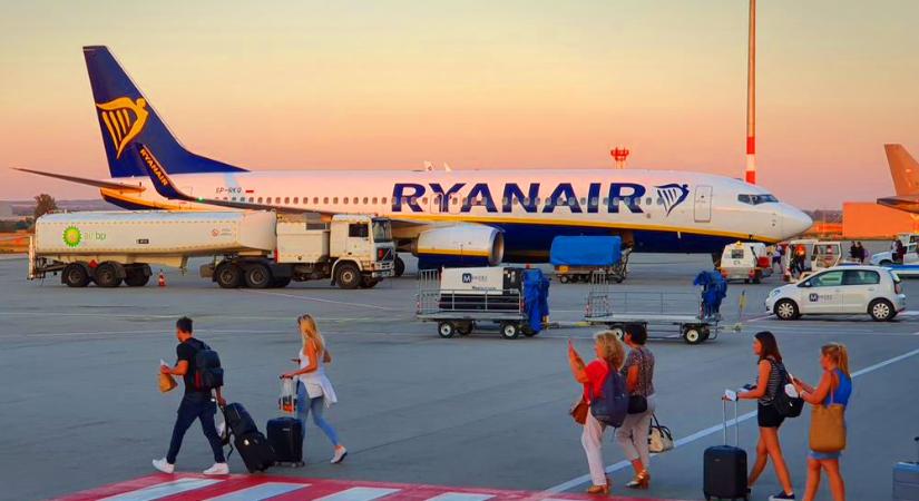 Elkaszálták a Ryanairt, 300 millió forintos bírságot kapott Magyarországon a légitársaság