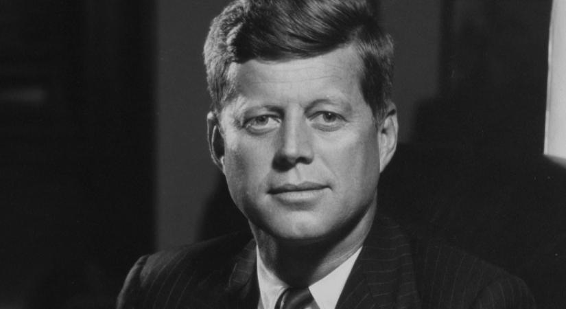 Le sem tagadhatná világhírű nagyapját: ő John F. Kennedy 29 éves fiúunokája