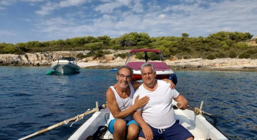 A testőrrel és a feleségével együtt csónakázott Orbán, amikor lerobbant a hajó