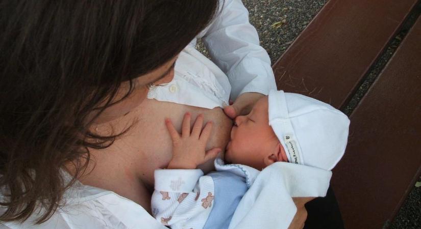 Így kell helyesen szoptatni – oktatóvideókkal segít a Semmelweis Egyetem