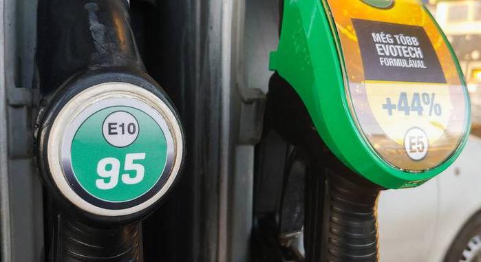 20 forinttal csökken a benzin ára