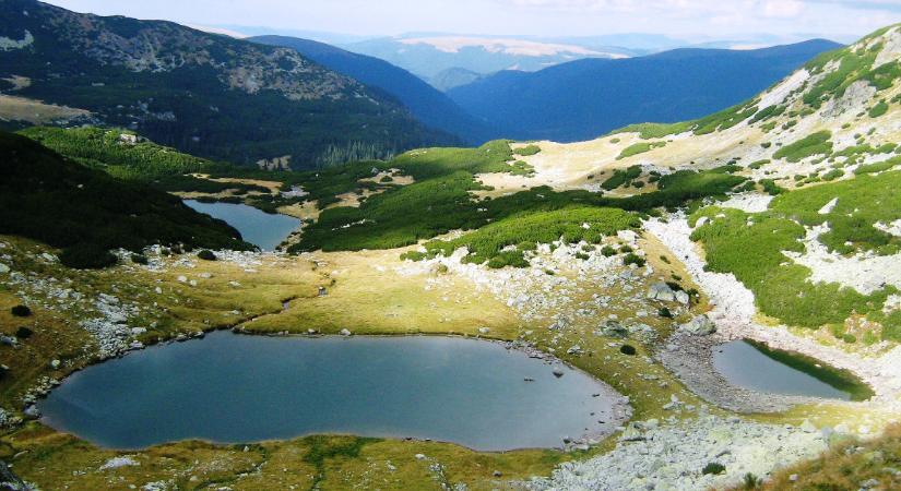 Helikopterrel mentettek egy balesetet szenvedett magyar turistát egy romániai hegységben
