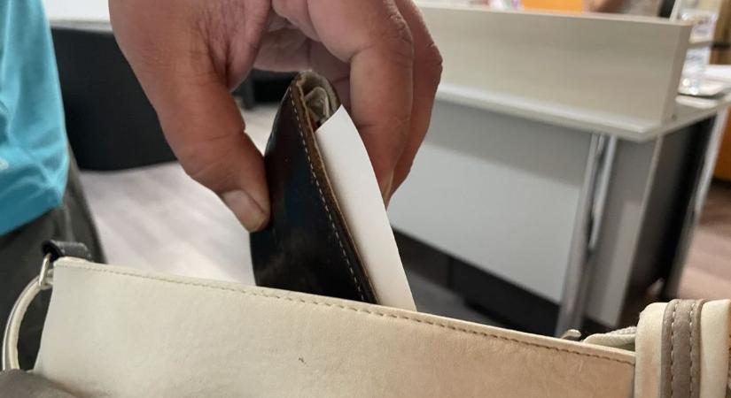 Próbafülkében felejtett táskából lopott a gátlástalan komáromi tolvaj