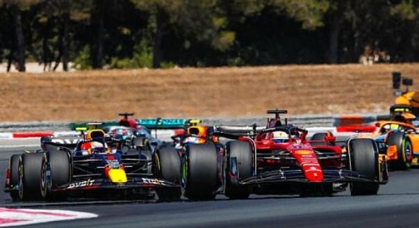 Honda: A Red Bull kevesebbet hibázik, ezért vezet ennyire