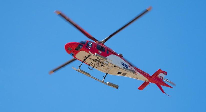 Mentőhelikoptert riasztottak a balesetet szenvedett magyar nőért