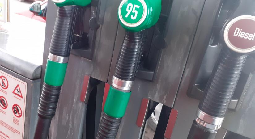 Már mintegy 100 benzinkúton nem lehet tankolni az üzemanyaghiány miatt