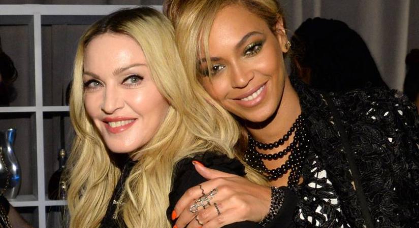 Ki volt a szexibb? A 64 éves Madonna merész szettben pózolt a félmeztelen Beyoncéval