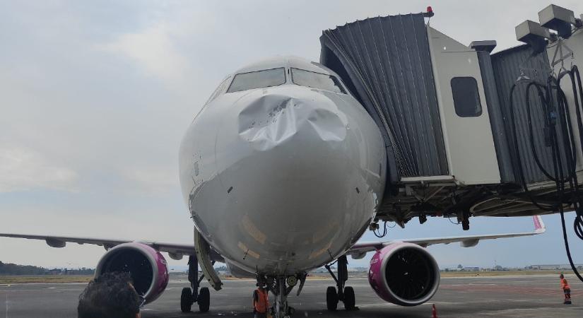 Behorpadt egy Wizz Air-gép orra a heves szicíliai jégesőtől