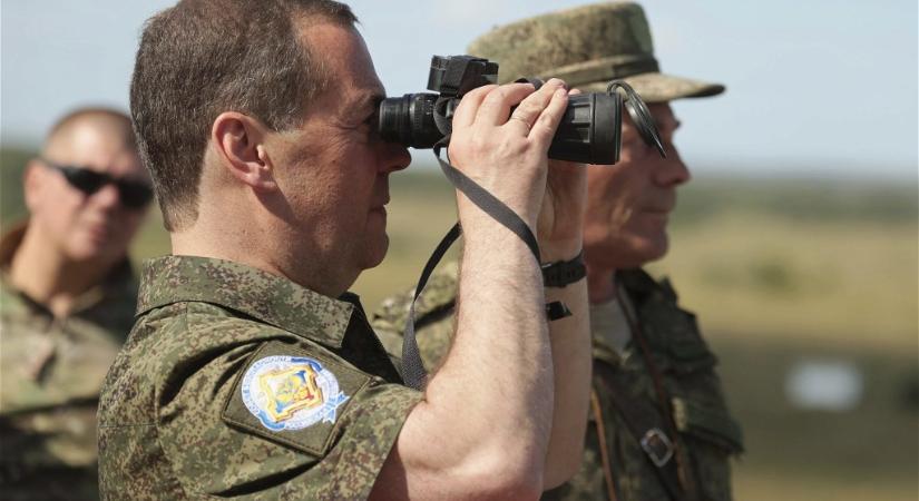 Medvegyev: Oroszország kizárólag a saját feltételei szerint “keresi a békét” Ukrajnával
