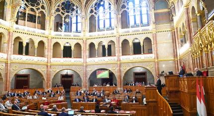 Fidesz nélküli rendkívüli ülést tart az Országgyűlés a kata-törvény miatt