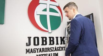 Durvuló belharcok a Jobbikban: feloszlatta magát tíz alapszervezet