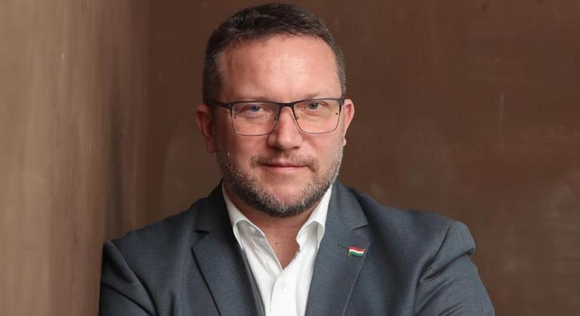 Varga Judit minisztériuma: Ujhelyi „Gyurcsány náci tagozata kedvéért” vonta vissza népszavazási kezdeményezését