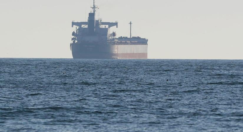 Tíz mérföldes körzetben nem közelítheti meg katonai jármű az ukrán gabonát szállító hajókat