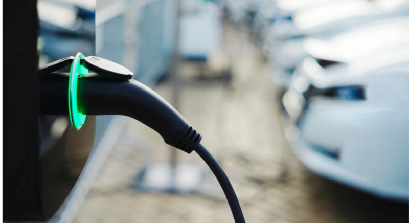 A benzin ársapka megszüntetése a cégautóknál robbantotta a használt elektromos jármű piacot
