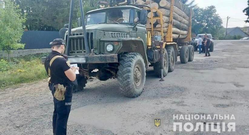Ezúttal Szolyván állítottak meg illegálisan kivágott fát szállító teherautót