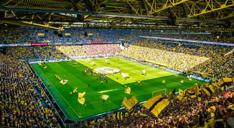 Fehérváron pezsgőt bonthatnak a legújabb Dortmund-igazolás hírére