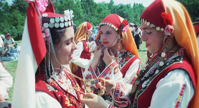 A bolgár feleségpiacon 100 ezer Forint körüli összegért lehet szűzlányt venni