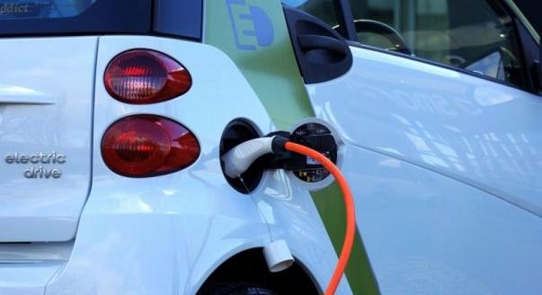 Az autóvásárlók 60 százaléka elektromos járműben gondolkodik