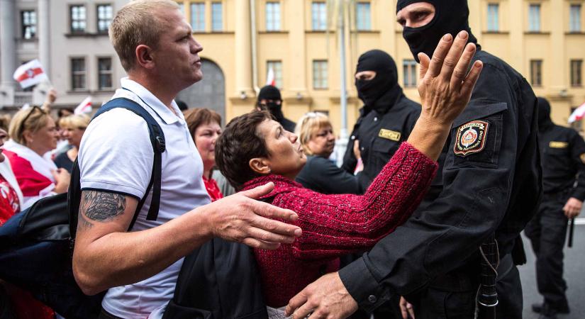 Két évvel a nagy tömegtüntetések kezdete után már csak a csodában és az ukrán győzelemben bízik a belarusz ellenzék