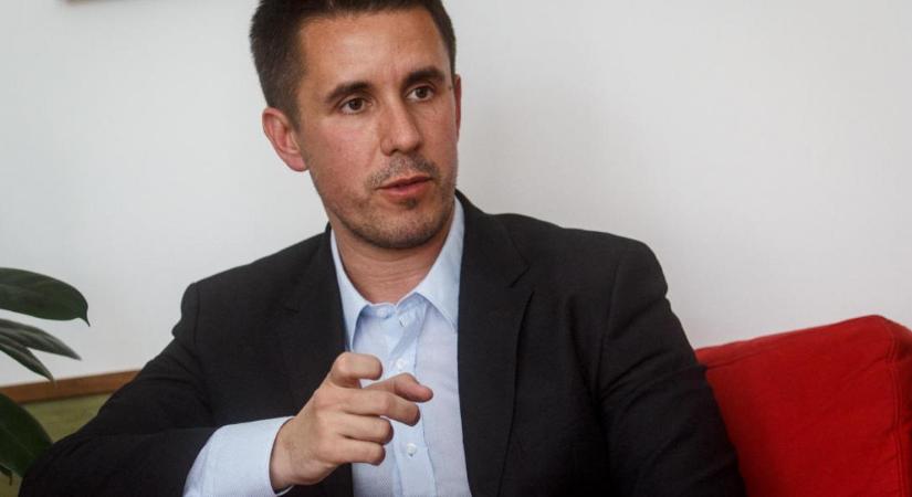 Rendkívüli: Czeglédy Csaba feljelentette a MOL-t, manipulációra gyanakszik a politikus