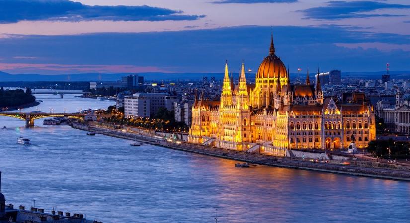 Budapesten sétálgat a Marvel-filmek két világsztárja – Lehet te is összefuthatsz velük