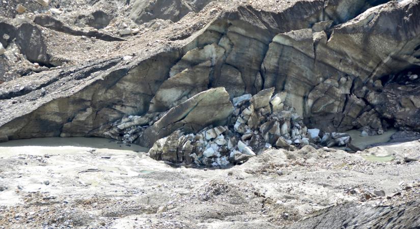 Emberei maradványok kerültek elő, miután elkezdtek olvadni a svájci Alpok gleccserei