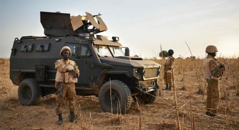 Katonai hadoszlopot támadtak a terroristák Burkina Fasóban