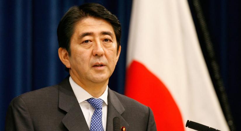 Több japán miniszternek távoznia kellett, amiért kapcsolatban álltak az egyházzal, amely miatt megölték Abe Sindzót