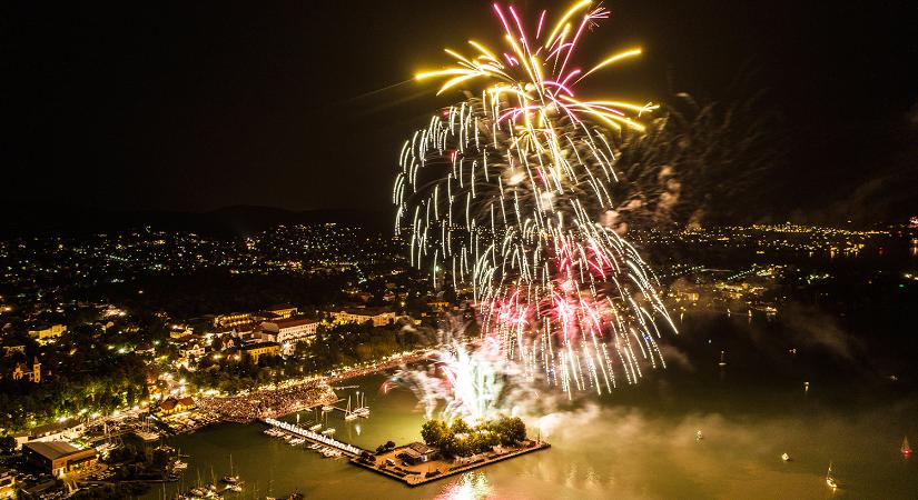 Tűzijátékok és fényjátékok a Balatonnál 2022. augusztus 20-án