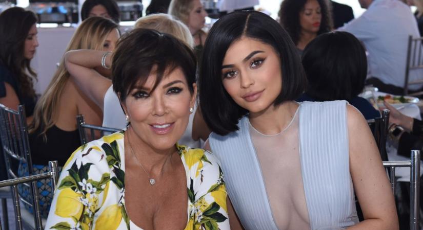 Kris Jenner megmutatta, mennyit változott az évek alatt a 25. szülinapját ünneplő Kylie Jenner