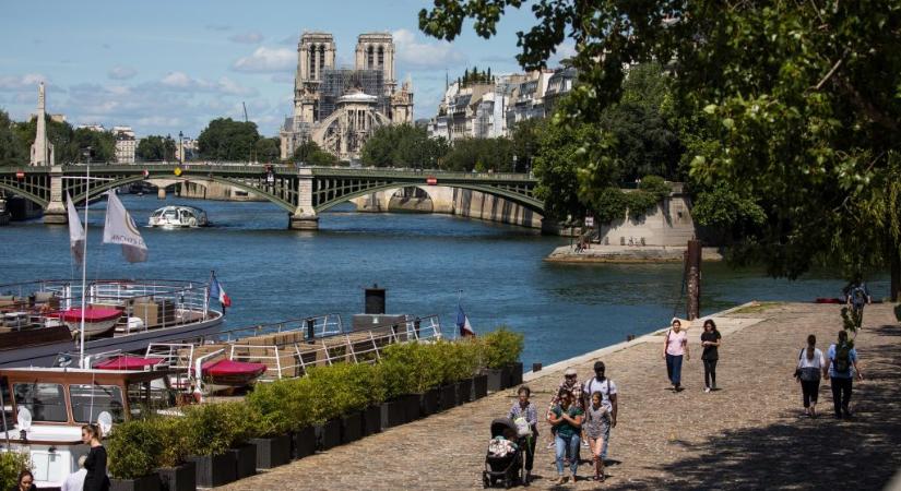 Megerőszakoltak egy turistát Párizs belvárosában
